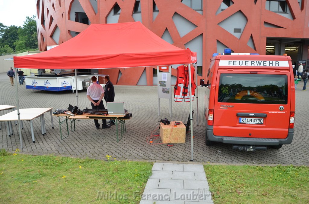 Tag der Offenen Tuer BF Koeln Weidenpesch Scheibenstr P066.JPG